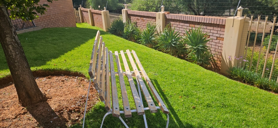 2 Bedroom Property for Sale in Langenhovenpark Free State